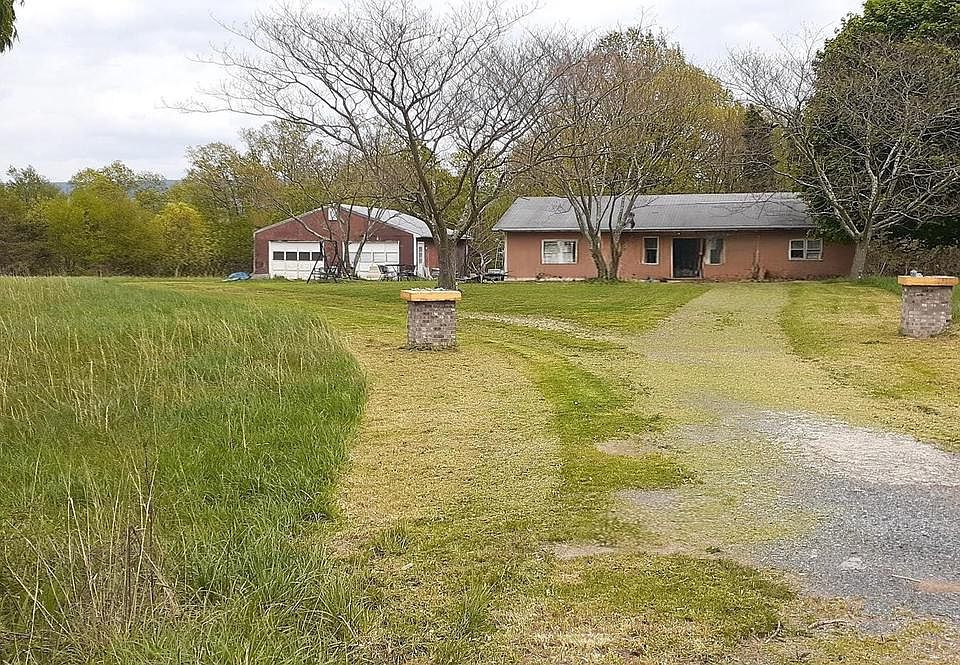 1st image of 18964 Cacapon Rd