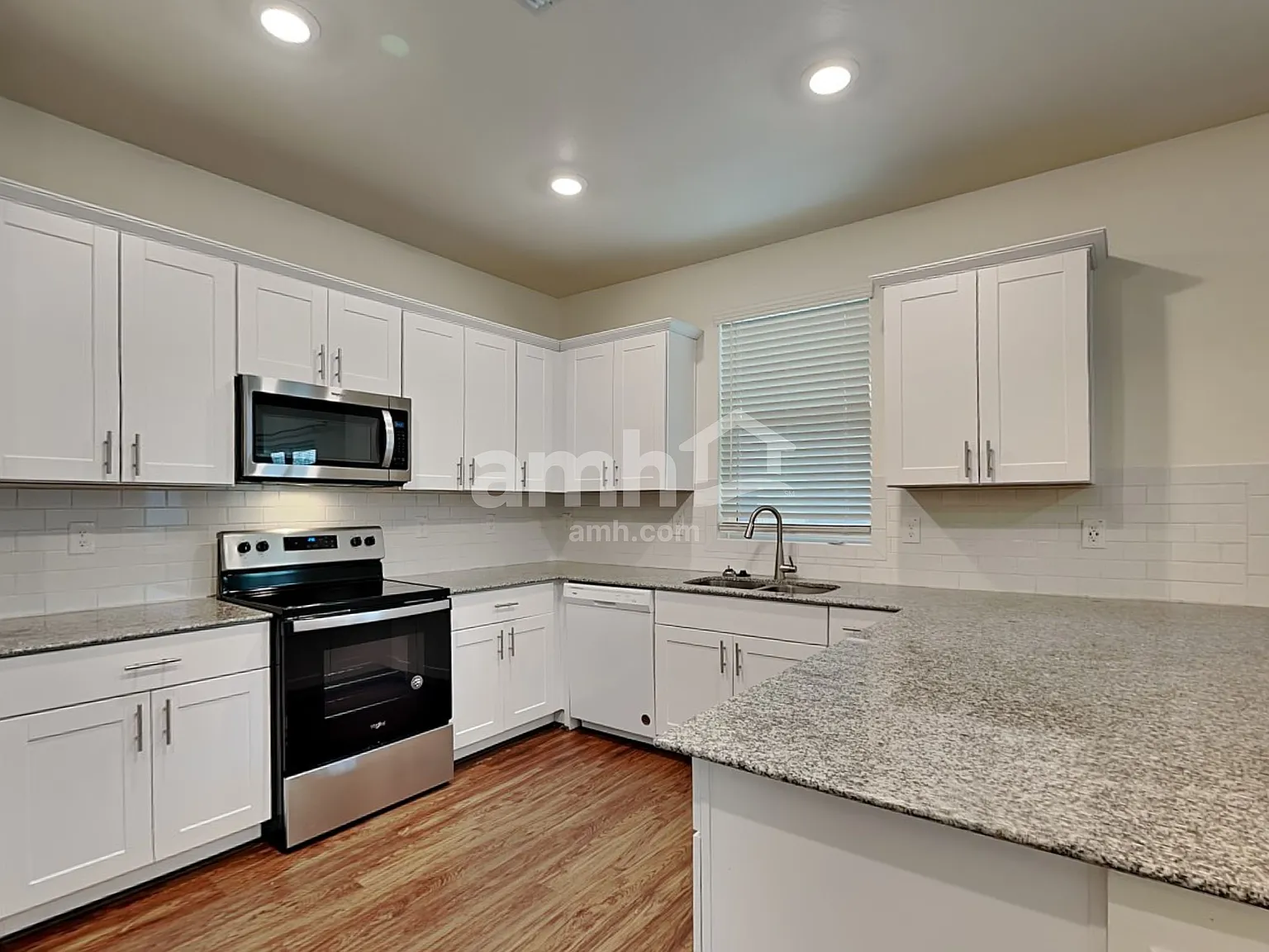4 bed, 2.5 bath, 1891 sqft, $2,645 — Photo 2