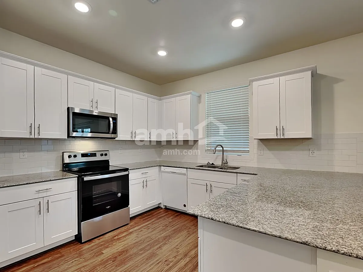 Building Photo - 678 W Laredo Ave