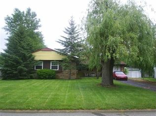 701 Cornwall Rd, Valparaiso, IN 46385