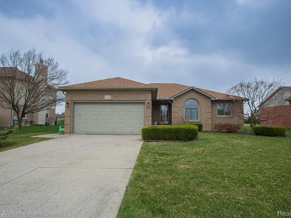 47466 S Fork Dr, Macomb, MI 48044