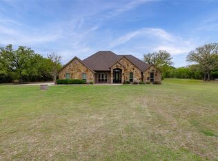 208 Ellis Creek Dr, Weatherford, TX 76085