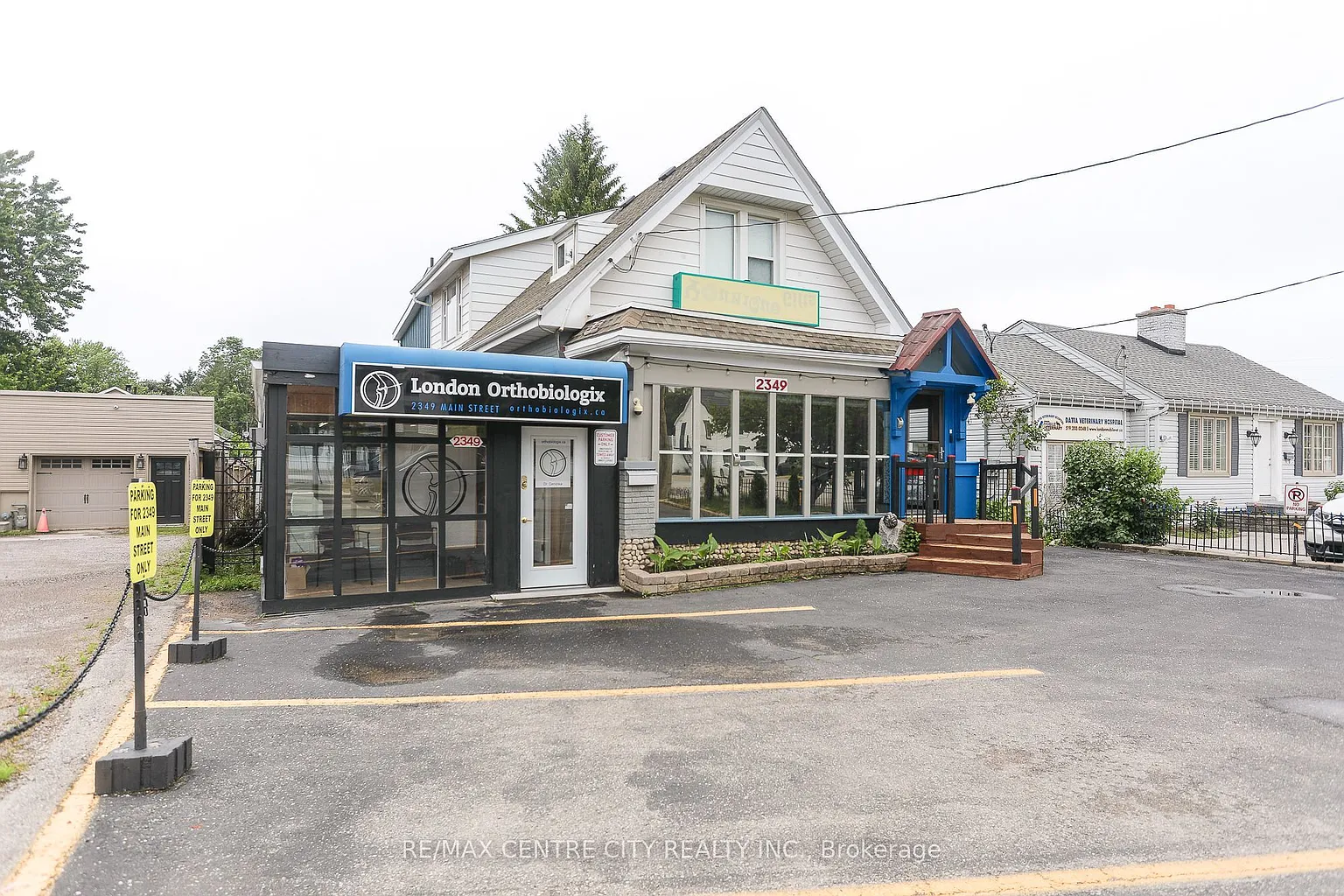 2349 Main St photo 1