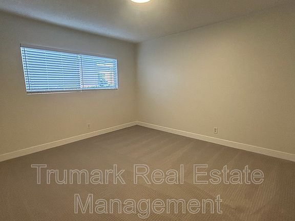 5th image of 1104 E Wilson Ave #4