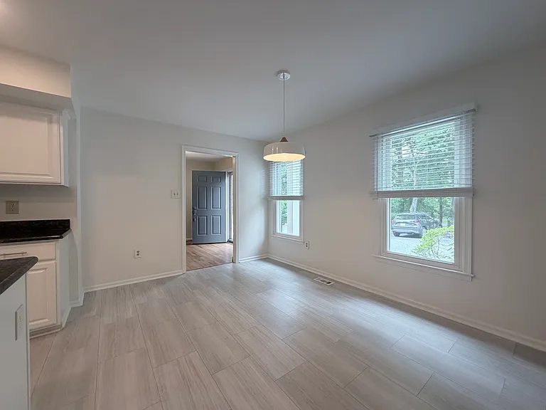 7418 Crestberry Ln — Photo 12