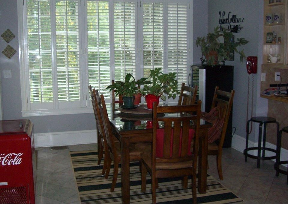 Eat in Kitchen