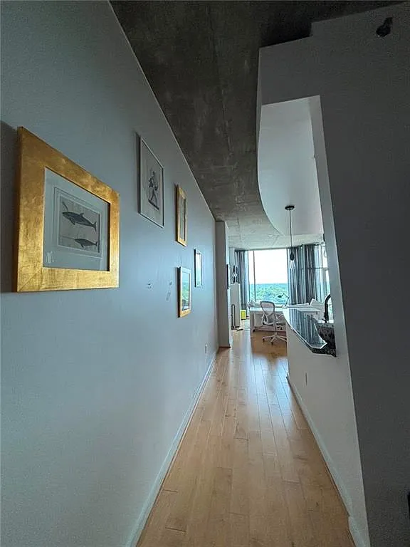 1 bed, 1.0 bath, 703 sqft, $1,795 — Photo 2