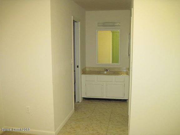 5th image of 315 Buchanan Ave APT 201