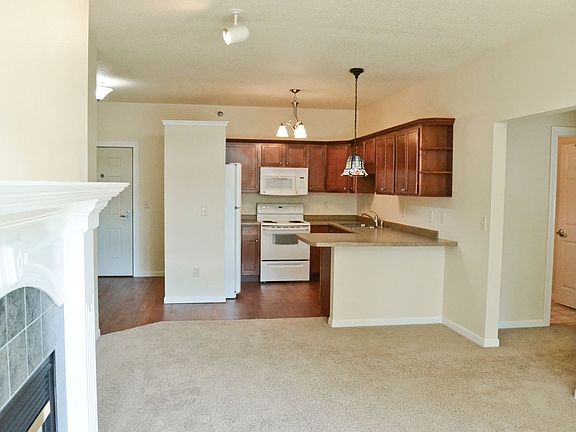 2nd image of 705 13th Ave N #201