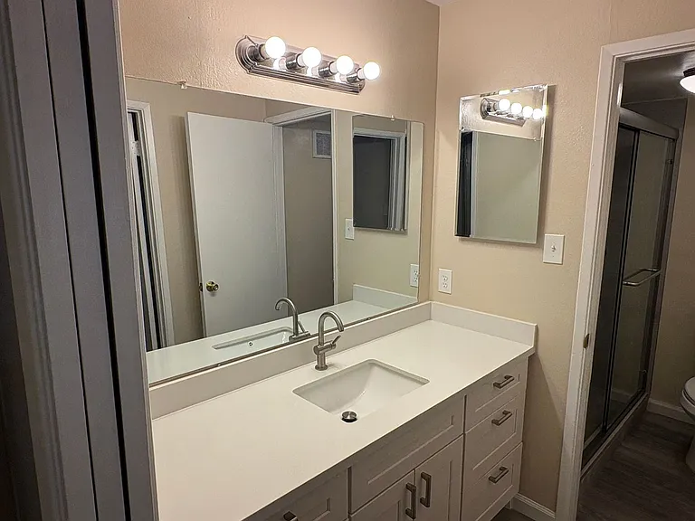 Stanford Garden Apartments — Photo 39