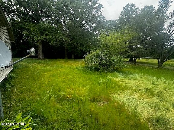4th image of 240 Pitts Rd