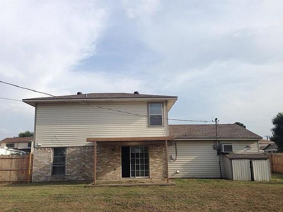 3rd image of 526 Buena Dr