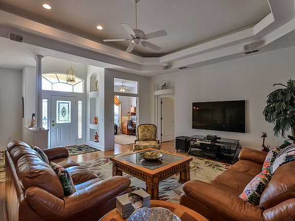 5th image of 204 Zaharias Cir