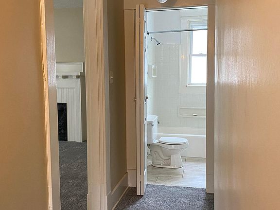 3rd image of 26 W 36th St #2
