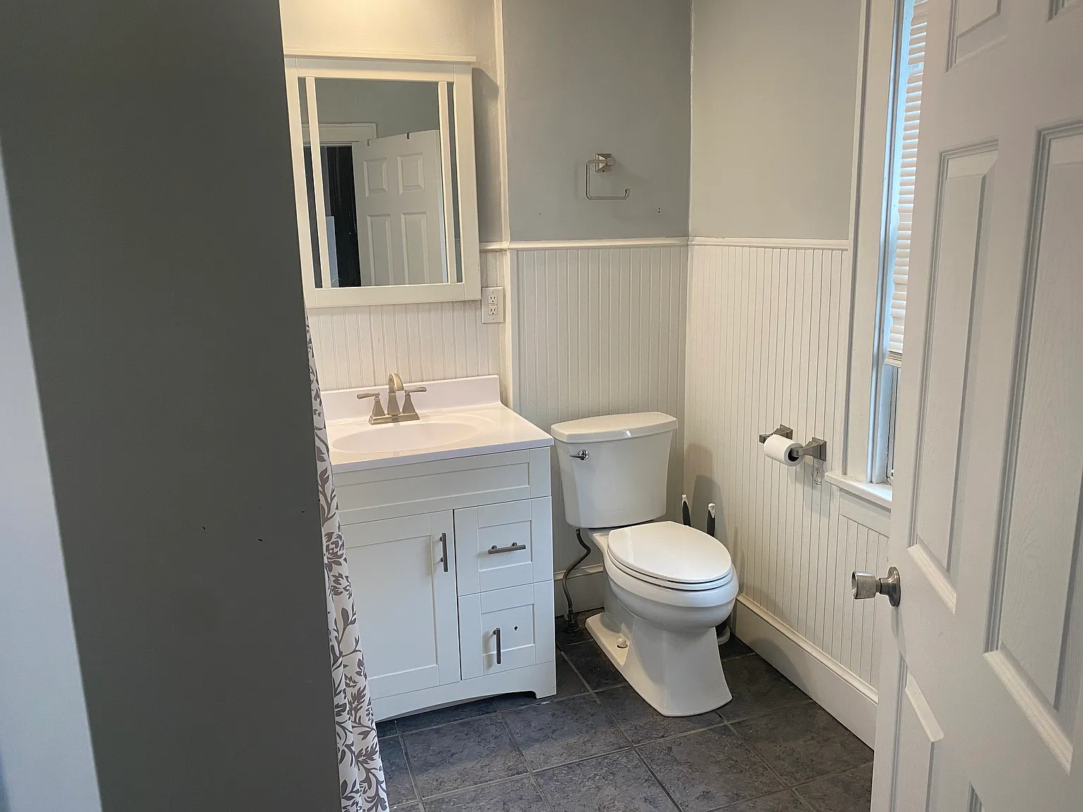 512 E Jenkins Ave — Photo 3