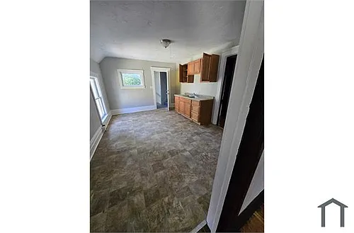 1371 West Blvd #UP Photo 1