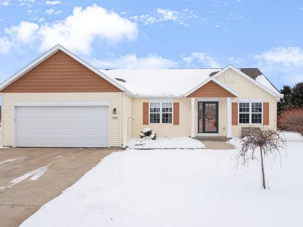 N7732 Maple Ridge ROAD, Oconomowoc, WI 53066