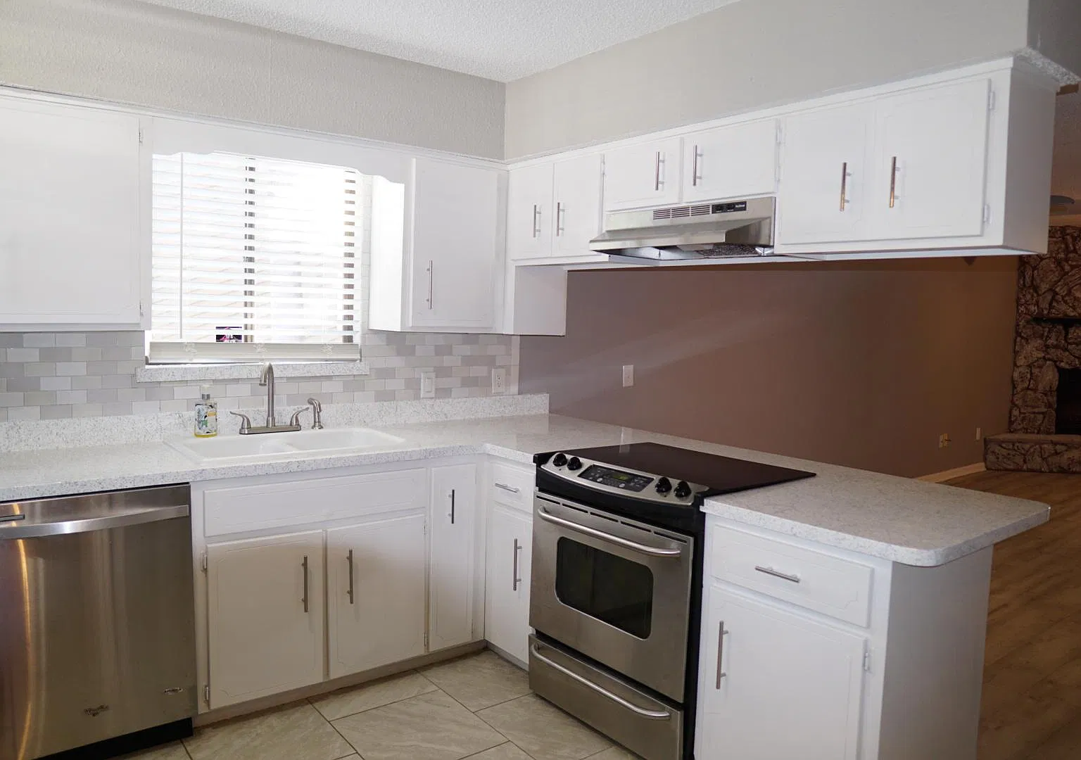 2 bed, 1280 sqft, $1,500 — Photo 2