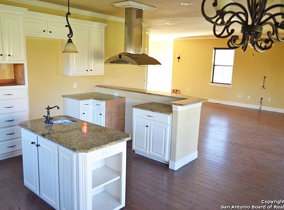 5th image of 1103 Two Wood Way