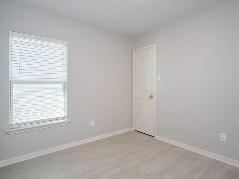 1532 Amy Dr — Photo 12