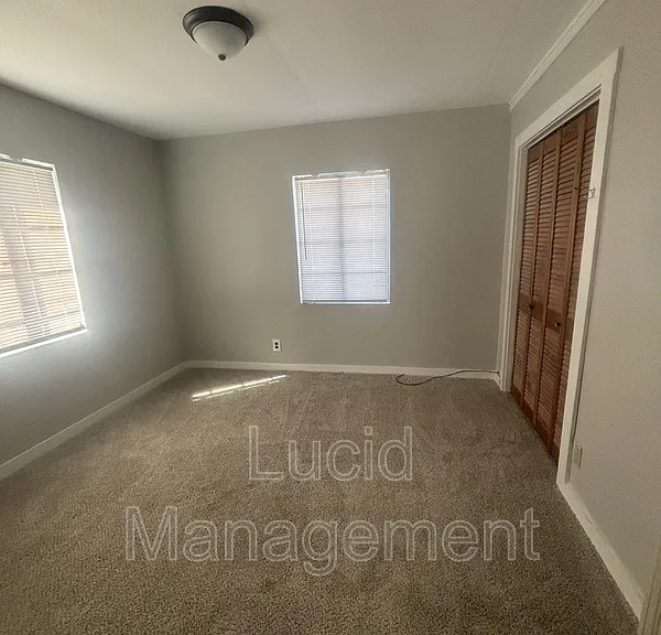 908 Longfield Ave — Photo 5