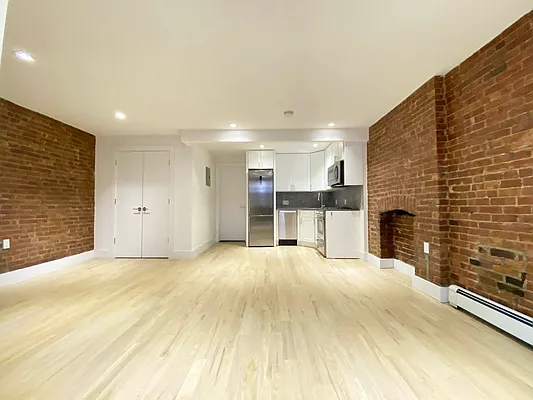 Rented by Bruma Realty LLC | media 16