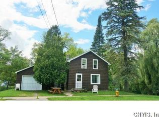 17 Burton St, Cazenovia, NY 13035