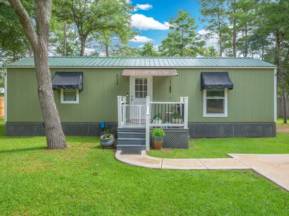 211 Passion Flower St, Defuniak Springs, FL 32433