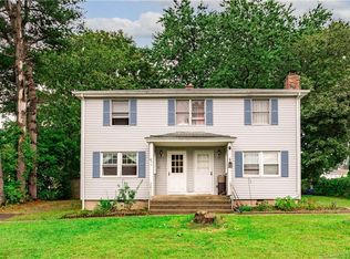 36 McLaughlin Ter, Derby, CT 06418