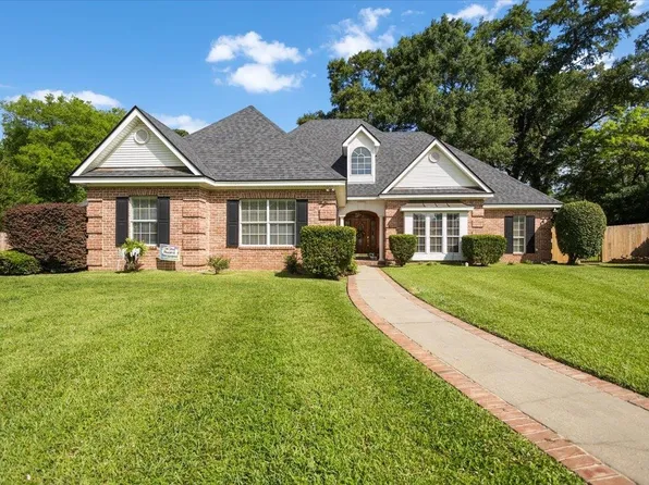 913 University Dr, Carthage, TX 75633
