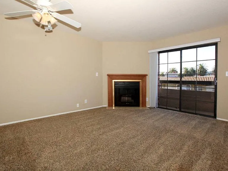 Savoy West Apartments — Photo 26