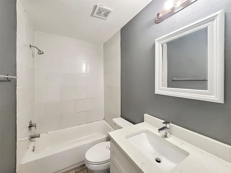 1813 Nicole Cir #B — Photo 7