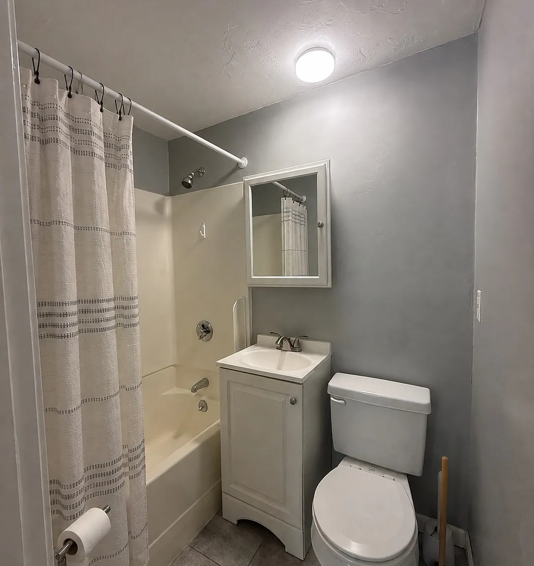 2 bed, 750 sqft, $1,425 — Photo 4
