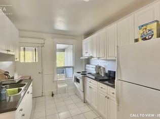 938 Gerrard St E #3, Toronto, ON M4M1Z2