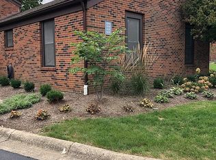 4220 Chaucer Ln, Columbus, OH 43220