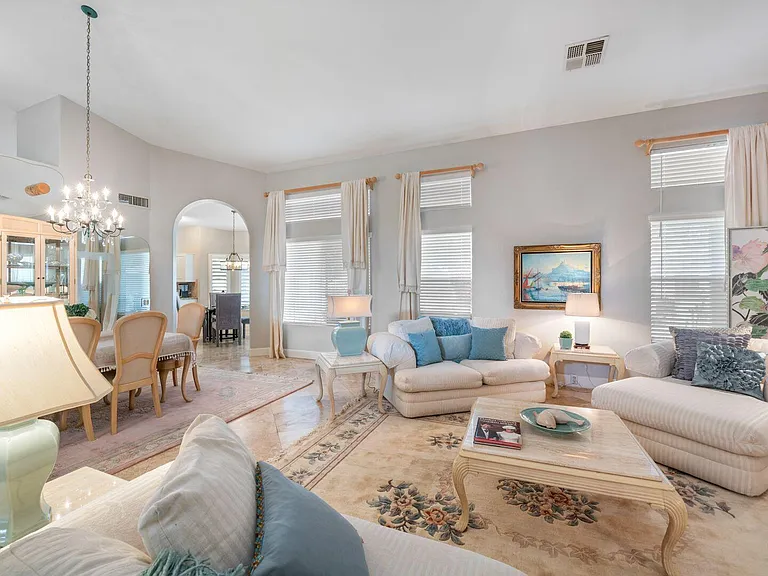 2214 E Beachcomber Dr — Photo 4