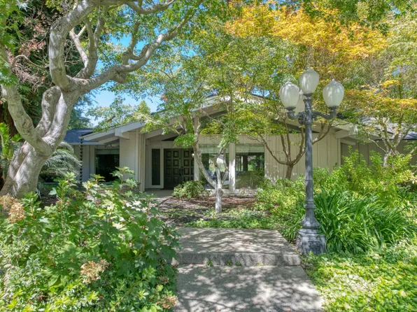 6707 N Dolores Ave, Fresno, CA 93711
