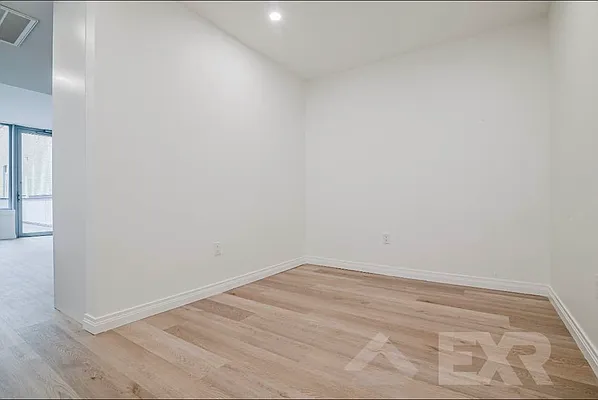 Rented by EXR | media 29