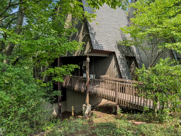 323 Hickory Blf, Johnson City, TN 37601