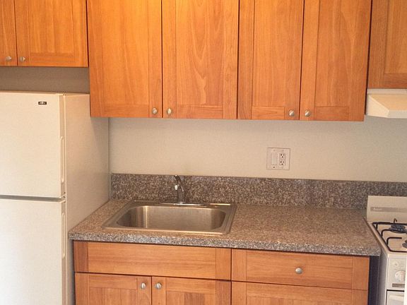 3rd image of 4907 Beverly Blvd APT 5