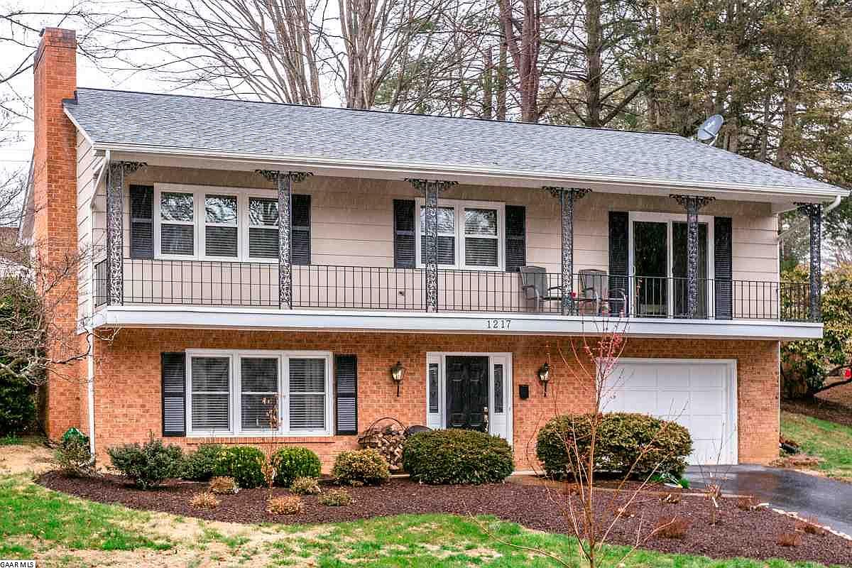 1217 Woodrow Ave, Waynesboro, VA 22980 Zillow