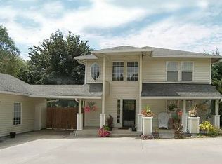 7816 NW Fruit Valley Rd, Vancouver, WA 98665