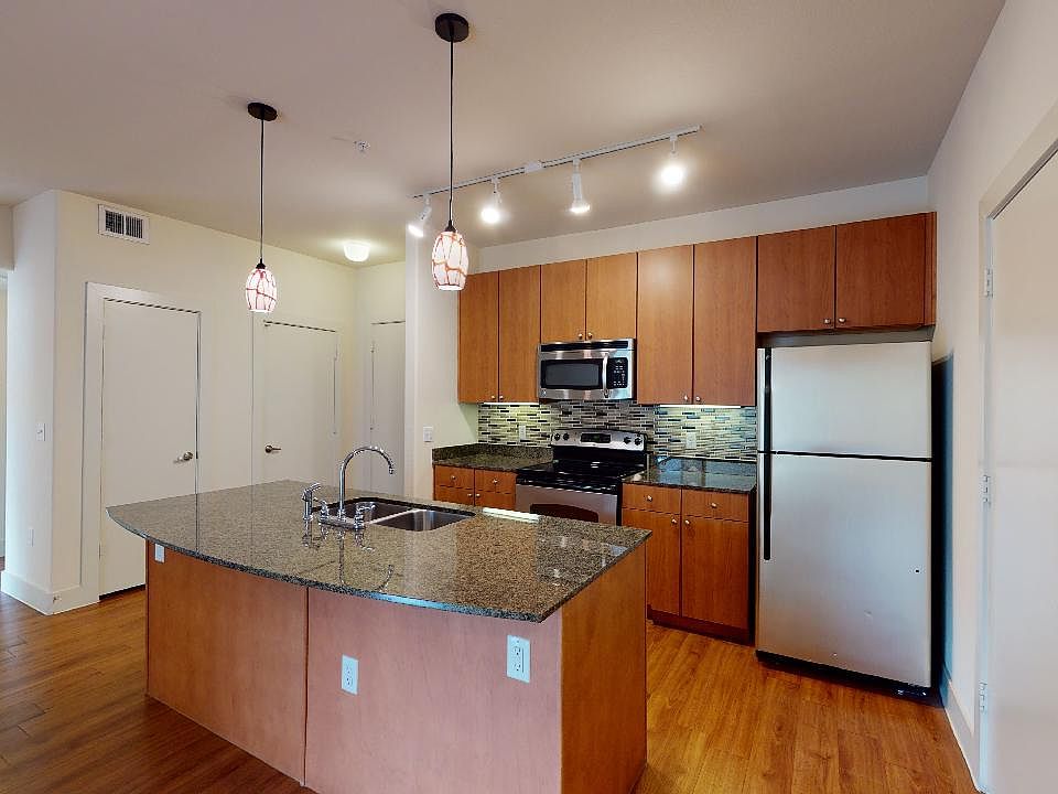 1st image of 3210 Esperanza Xing #2-5378