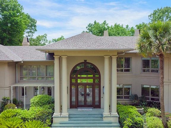 2nd image of 105 Waterside Dr