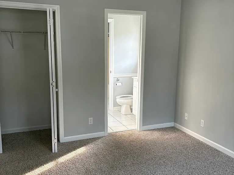 722 Creek Dr — Photo 25