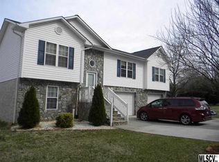 518 7th St SW, Conover, NC 28613