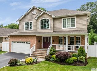 1316 Whittier Ave, Merrick, NY 11566