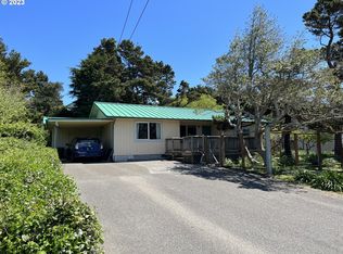 738 Jackson St, Port Orford, OR