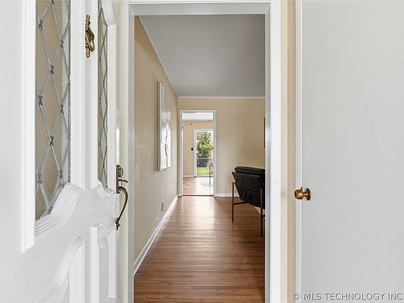 5th image of 2731 S Hudson Ave