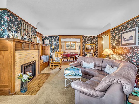 5th image of 218 4th St